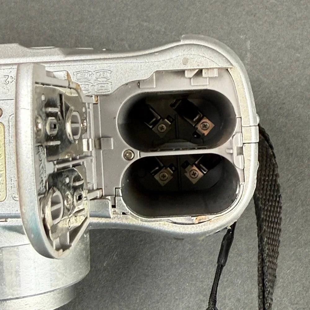 Olympus C-740 Ultra Zoom Digital Camera Silver 10x Zoom - READ